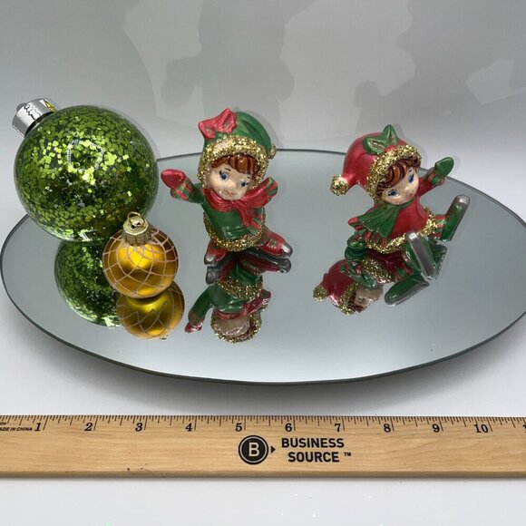 Vintage hand painted holly berry Christmas Ice Skater Girls on pond lighted OOAK - Picture 4 of 14